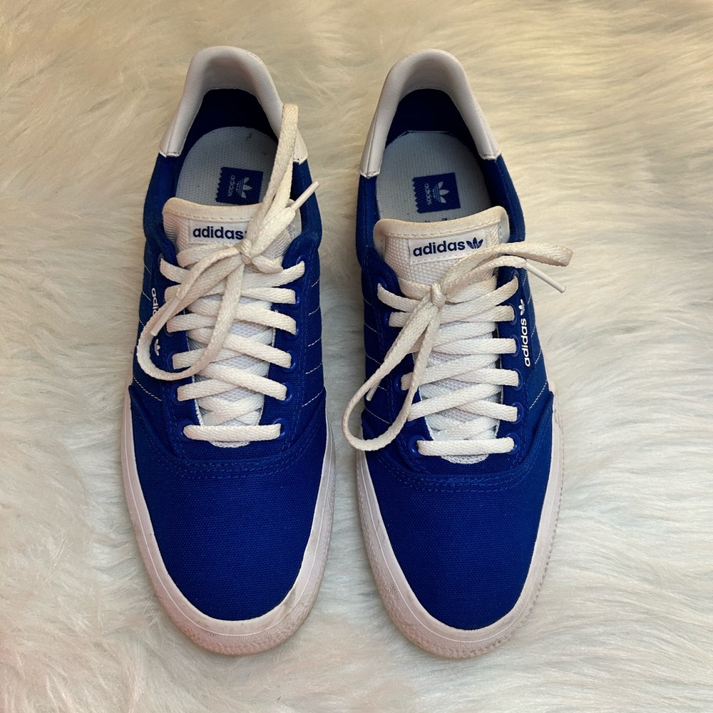 Adidas Sneakers
